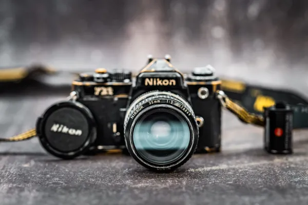 Pārdodu Nikon FE2