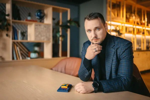 Krists Luhaers — Fotogrāfs, Rīga